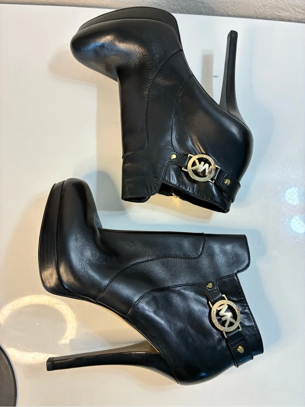 Michael Kors Wyatt 10M Black Leather Stiletto Ankle Boots with Gold MK Accent